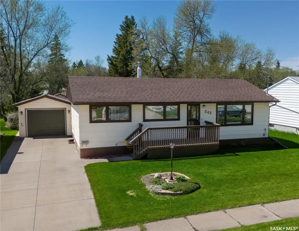 242 Fifth Avenue N Yorkton SK S3N 0Z9