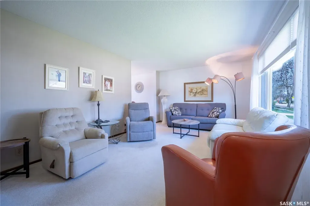 242 Fifth Avenue N Yorkton SK S3N 0Z9