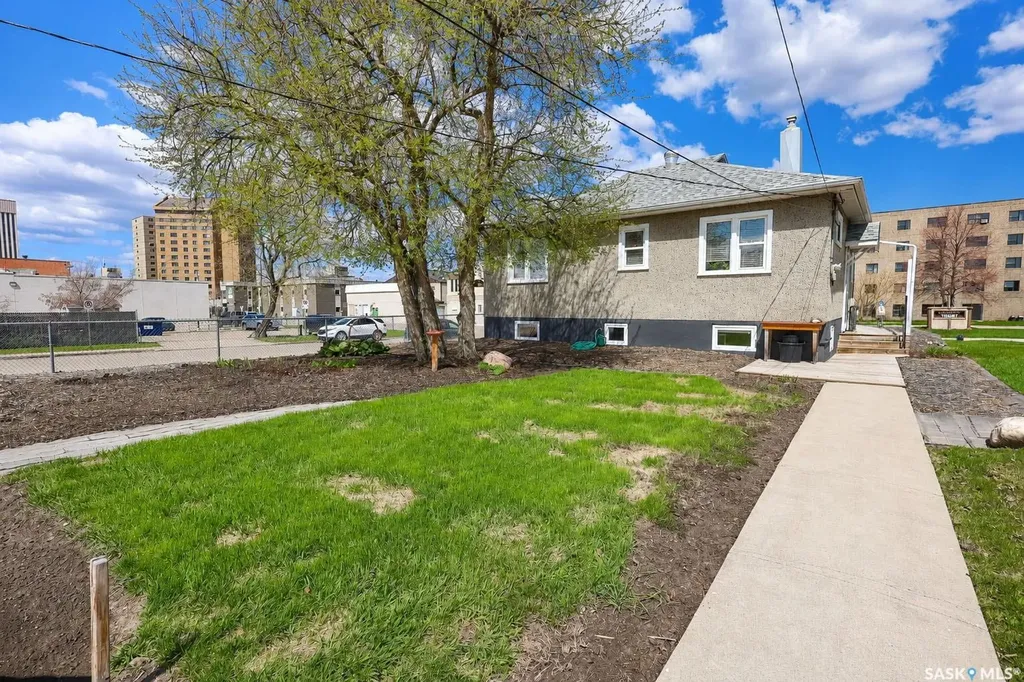 201 8th Street E Prince Albert SK S6V 0V9