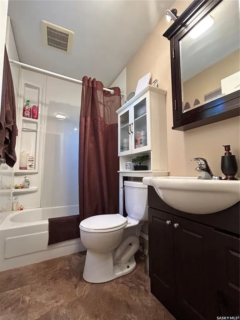 301 Tavistock Avenue Torquay SK S0C 2L0