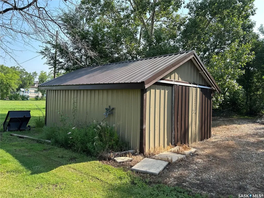 301 Tavistock Avenue Torquay SK S0C 2L0