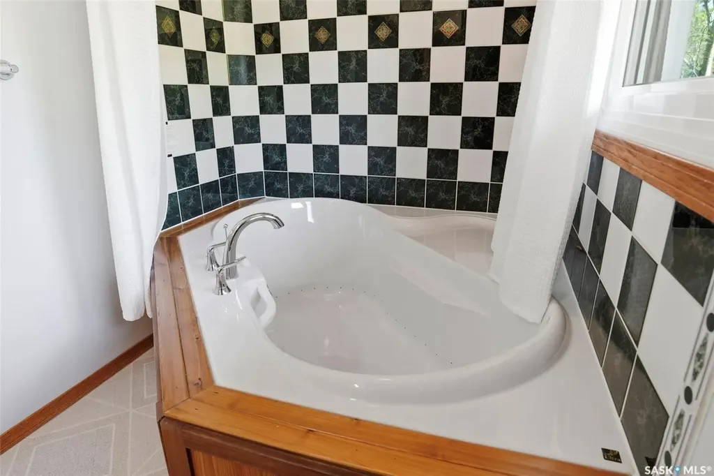 818 Pukwana Drive Manitou Beach SK S0K 4T1