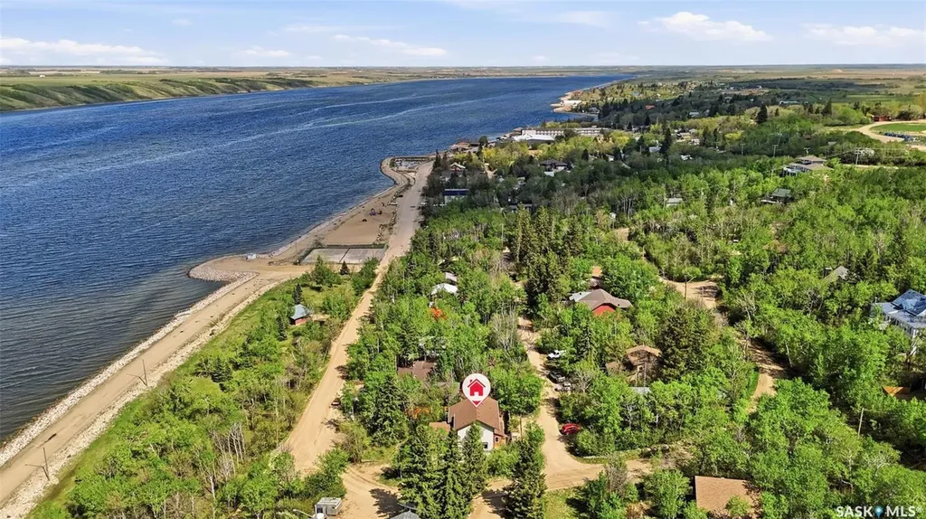 818 Pukwana Drive Manitou Beach SK S0K 4T1