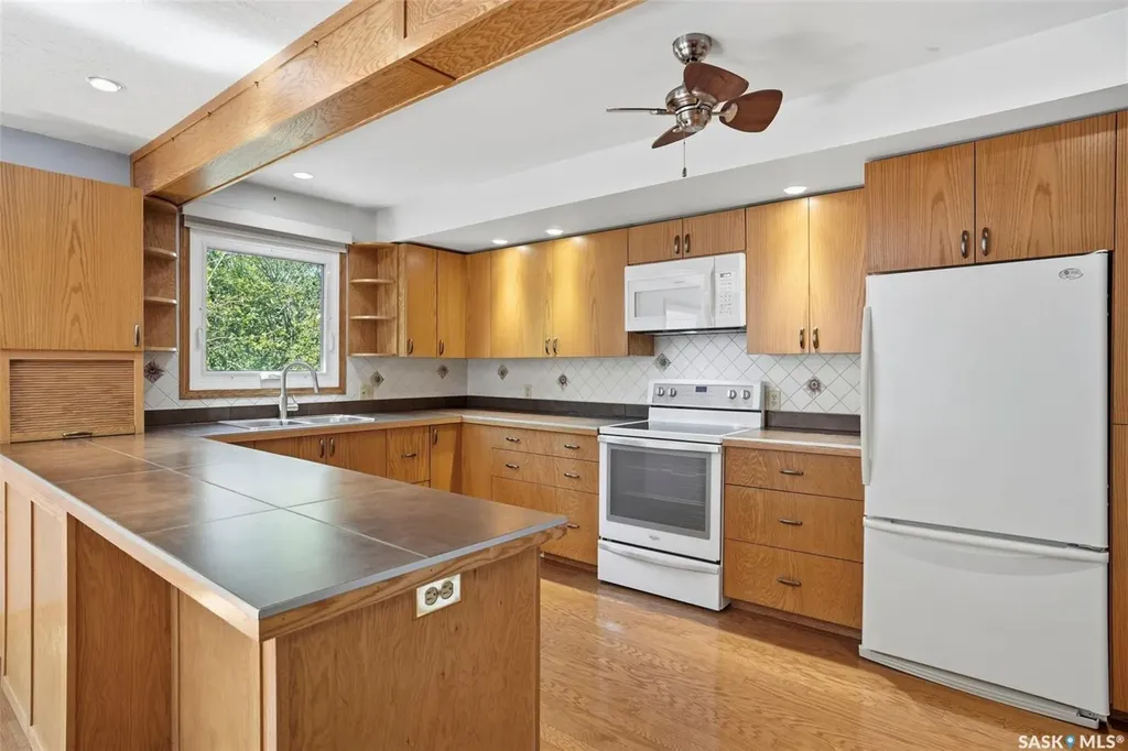 818 Pukwana Drive Manitou Beach SK S0K 4T1