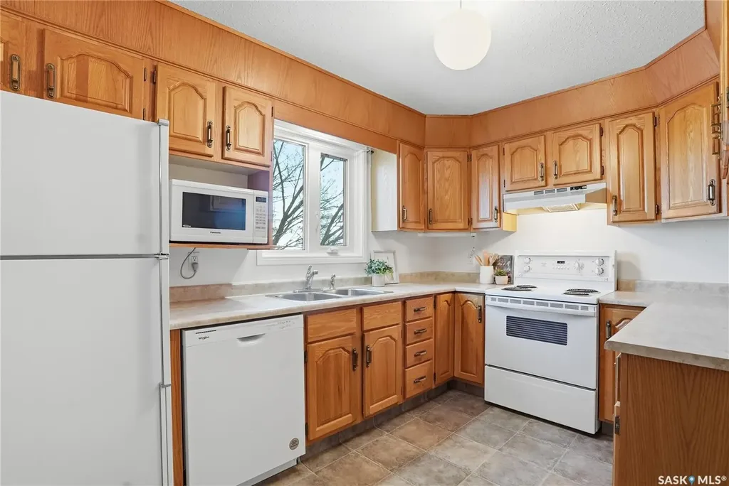 3130 Louise Street Saskatoon SK S7J 3L8