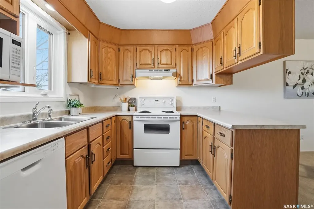 3130 Louise Street Saskatoon SK S7J 3L8