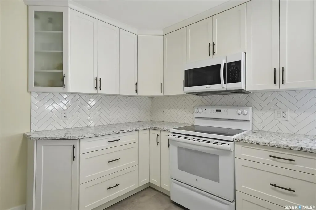 403 Willow Street E Saskatoon SK S7J 0C7