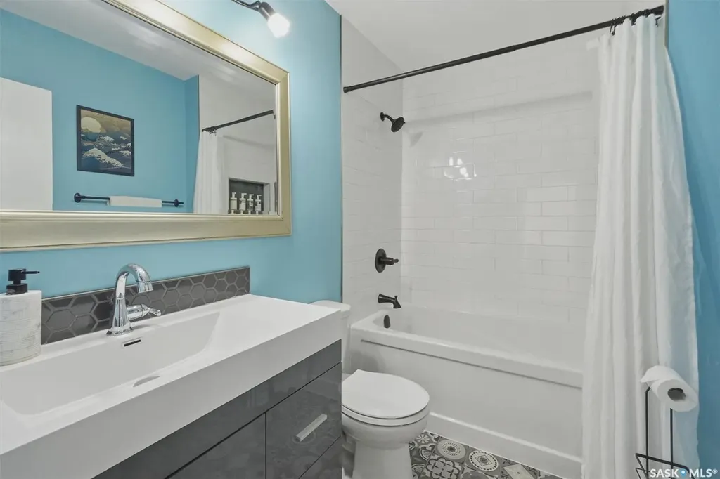 403 Willow Street E Saskatoon SK S7J 0C7
