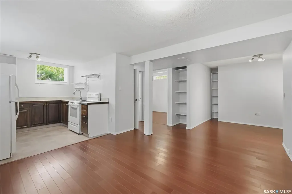 403 Willow Street E Saskatoon SK S7J 0C7