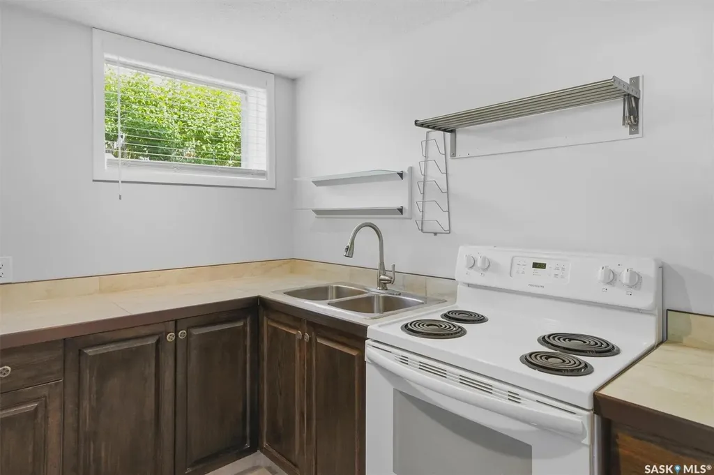 403 Willow Street E Saskatoon SK S7J 0C7