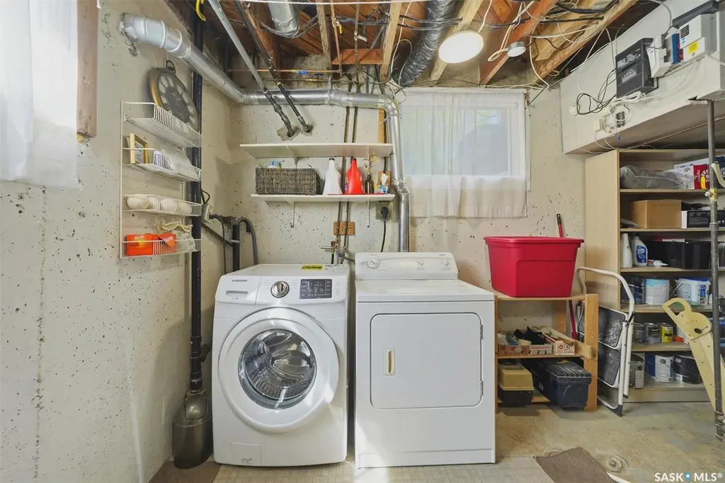 403 Willow Street E Saskatoon SK S7J 0C7