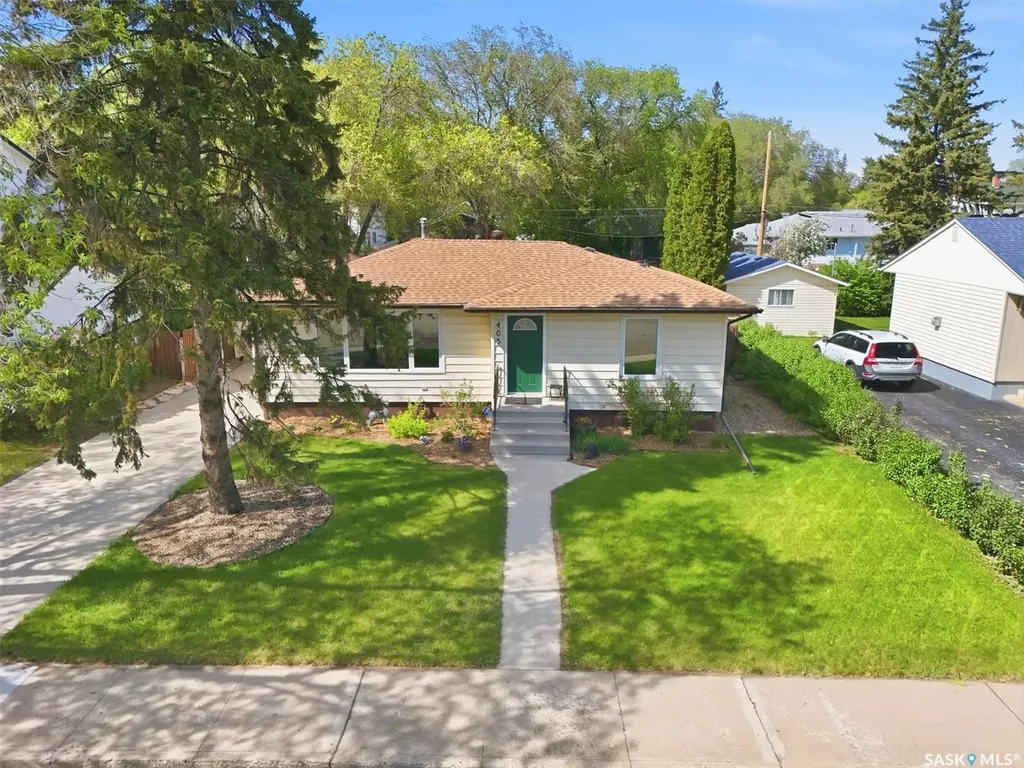 403 Willow Street E Saskatoon SK S7J 0C7