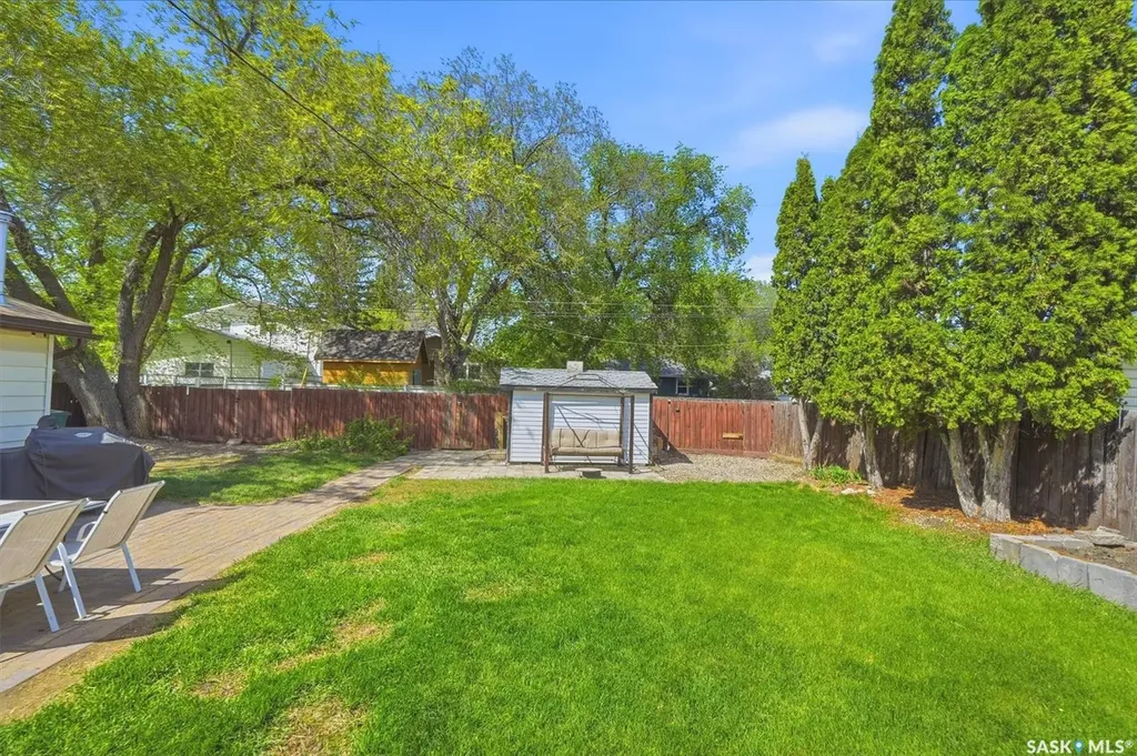 403 Willow Street E Saskatoon SK S7J 0C7