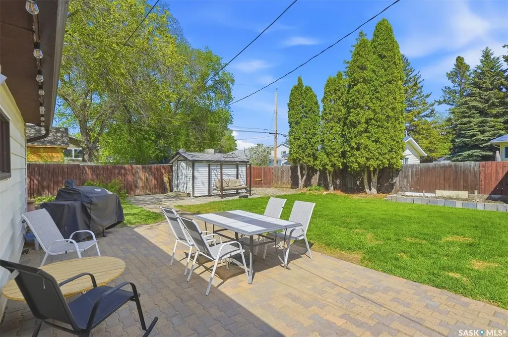 403 Willow Street E Saskatoon SK S7J 0C7