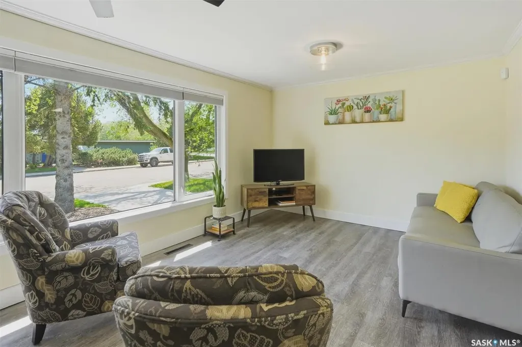 403 Willow Street E Saskatoon SK S7J 0C7