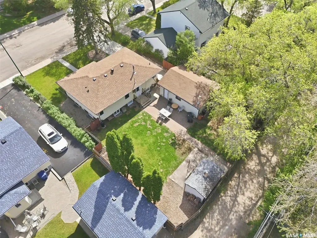 403 Willow Street E Saskatoon SK S7J 0C7