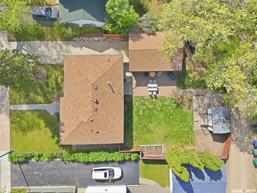 403 Willow Street E Saskatoon SK S7J 0C7