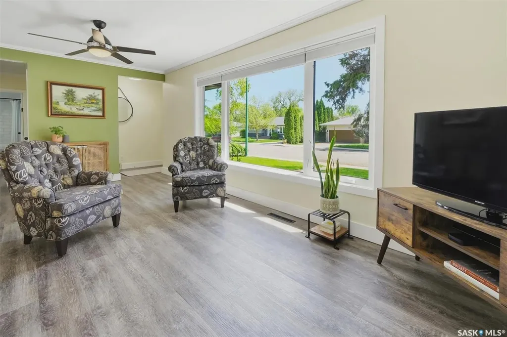 403 Willow Street E Saskatoon SK S7J 0C7