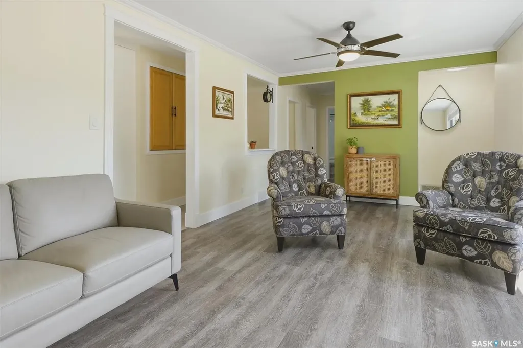 403 Willow Street E Saskatoon SK S7J 0C7