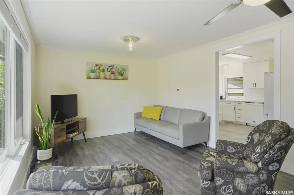 403 Willow Street E Saskatoon SK S7J 0C7