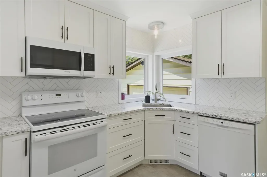 403 Willow Street E Saskatoon SK S7J 0C7