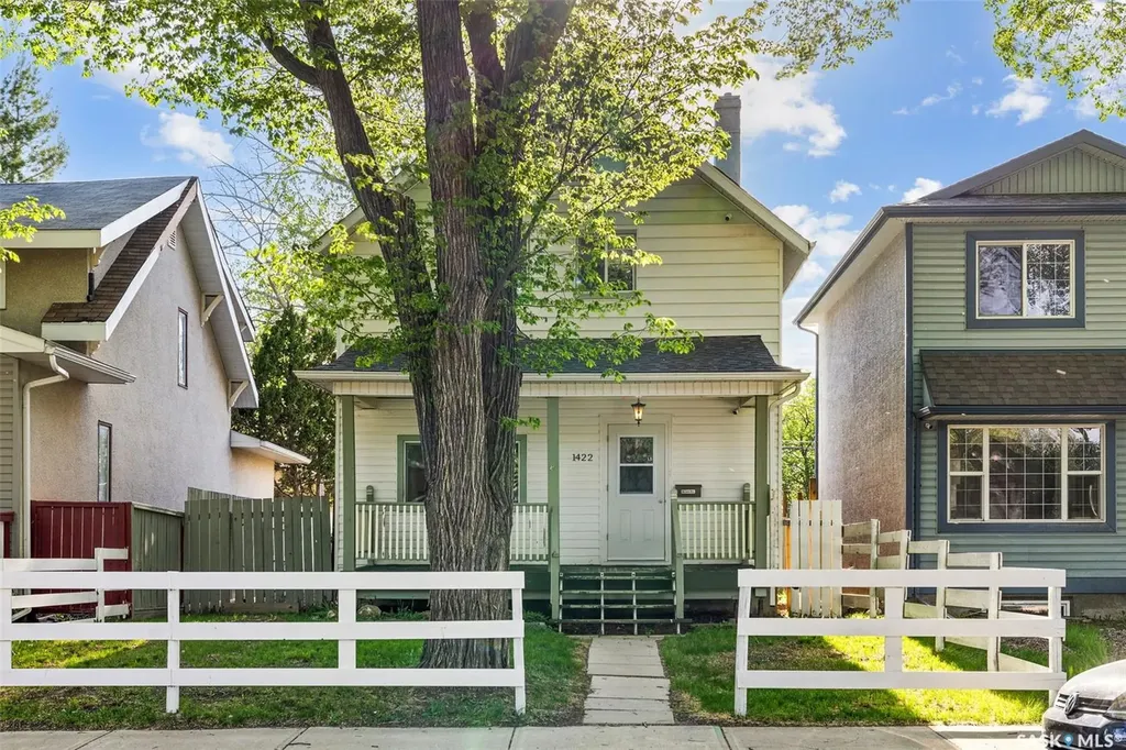 1422 Cameron Street Regina SK S4T 2T4