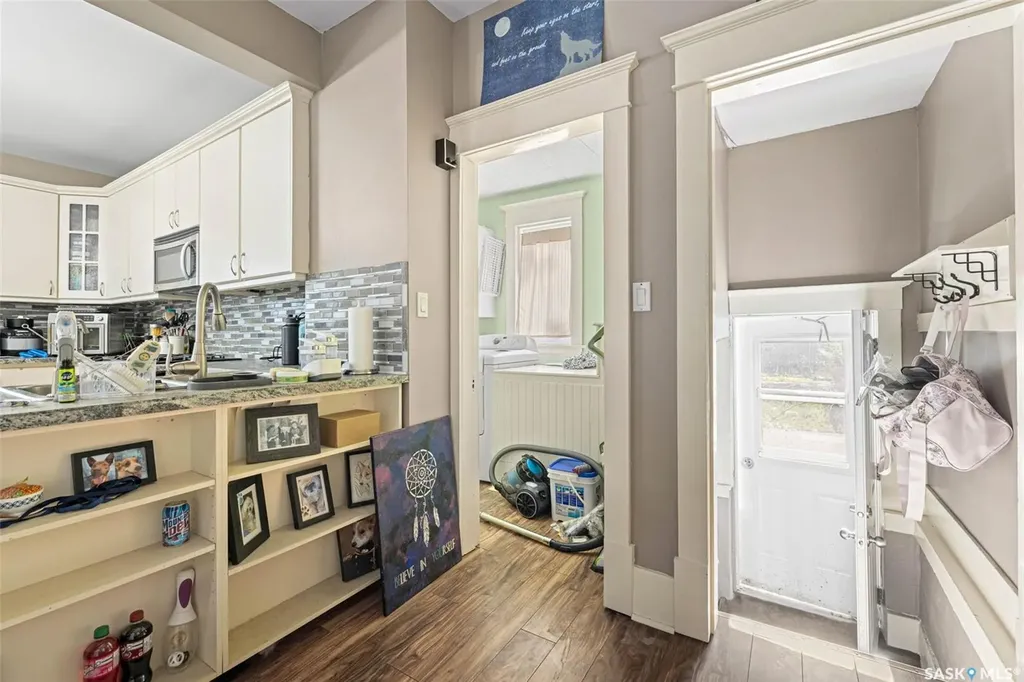 1422 Cameron Street Regina SK S4T 2T4