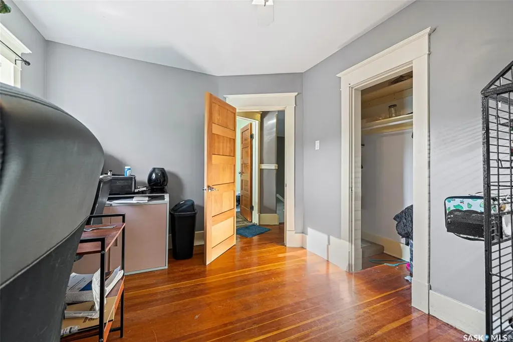 1422 Cameron Street Regina SK S4T 2T4