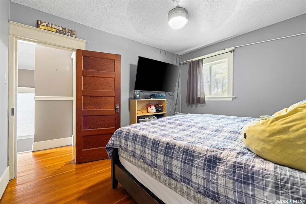 1422 Cameron Street Regina SK S4T 2T4