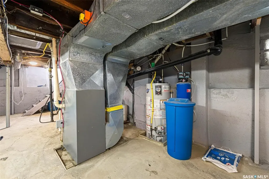 1422 Cameron Street Regina SK S4T 2T4