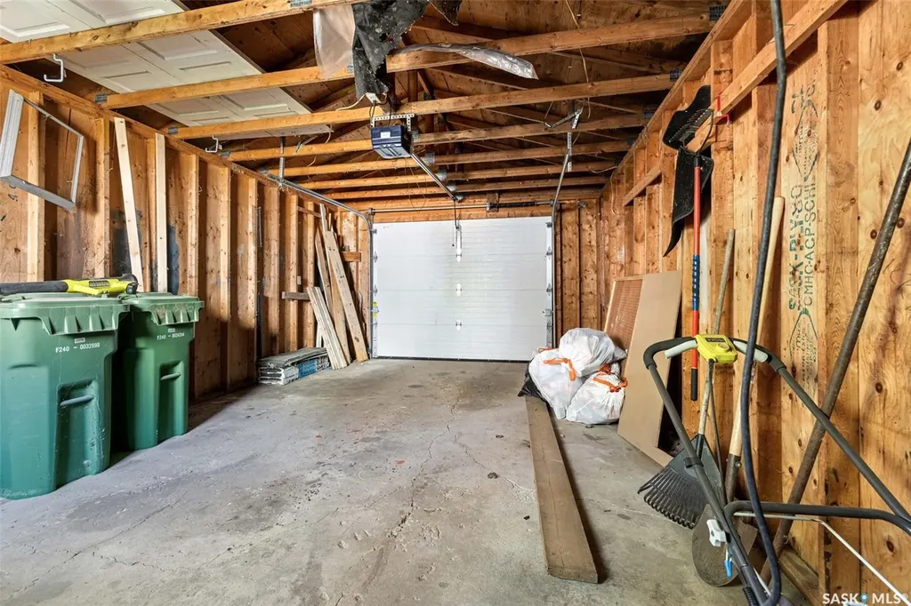 1422 Cameron Street Regina SK S4T 2T4