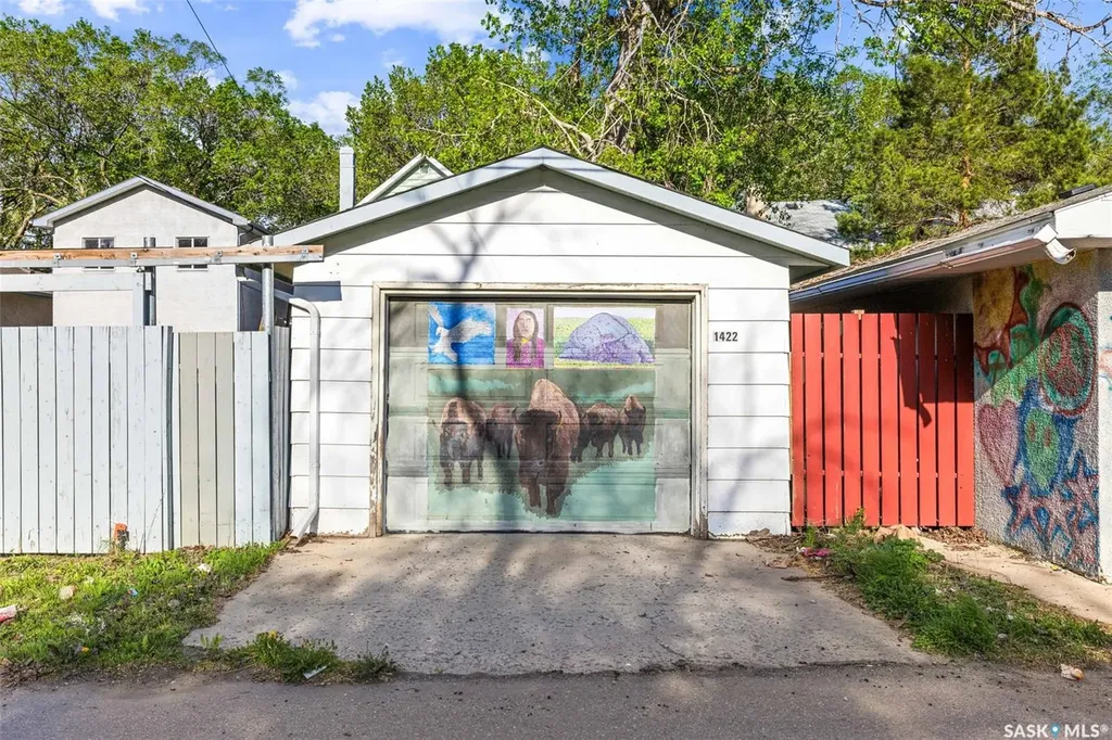 1422 Cameron Street Regina SK S4T 2T4