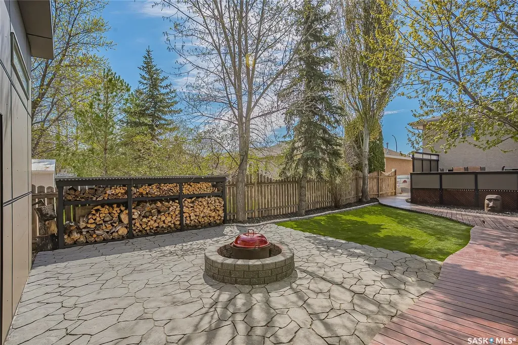 813 Derksen Place Martensville SK S0K 2T0