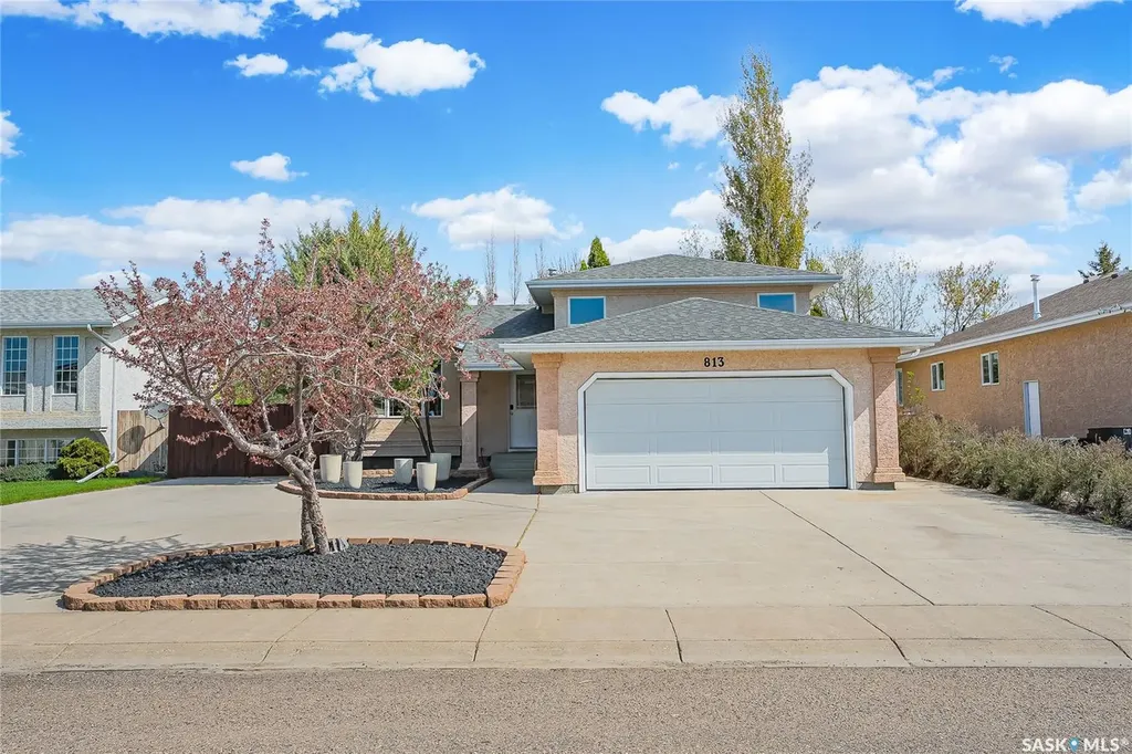 813 Derksen Place Martensville SK S0K 2T0