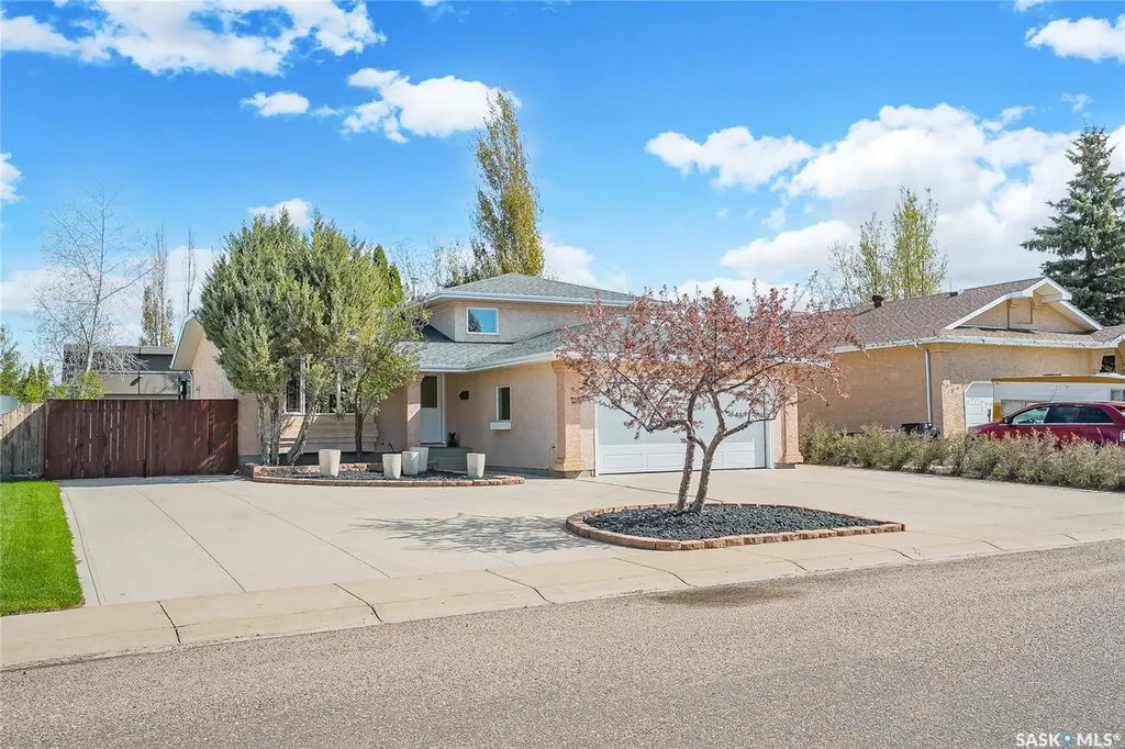 813 Derksen Place Martensville SK S0K 2T0