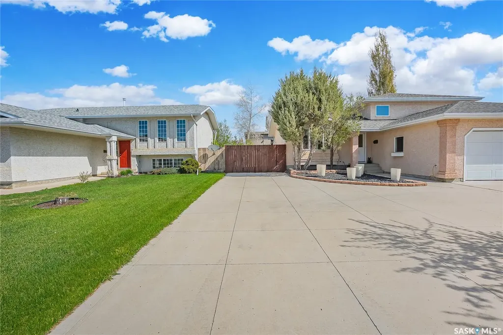 813 Derksen Place Martensville SK S0K 2T0