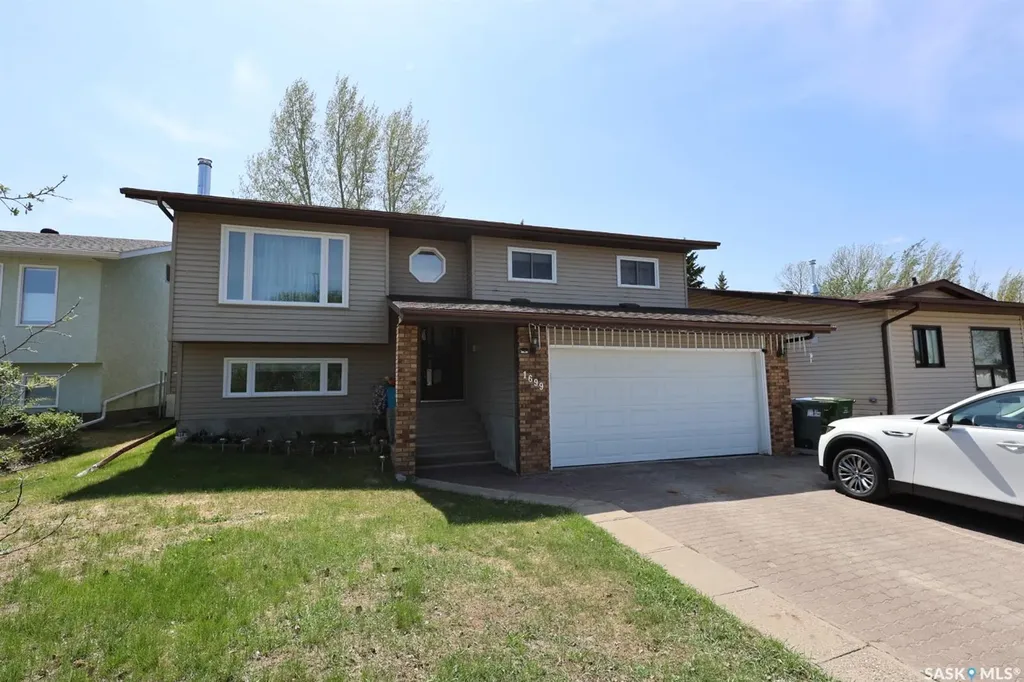 1699 Allbright Crescent Prince Albert SK S6V 7C3