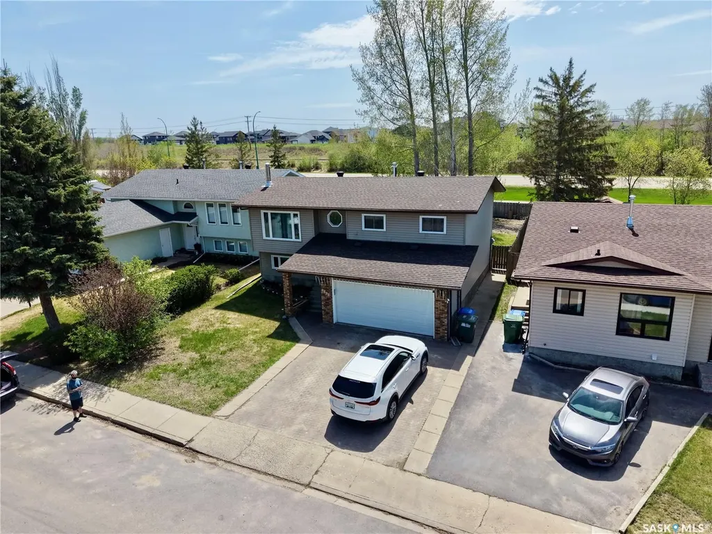 1699 Allbright Crescent Prince Albert SK S6V 7C3