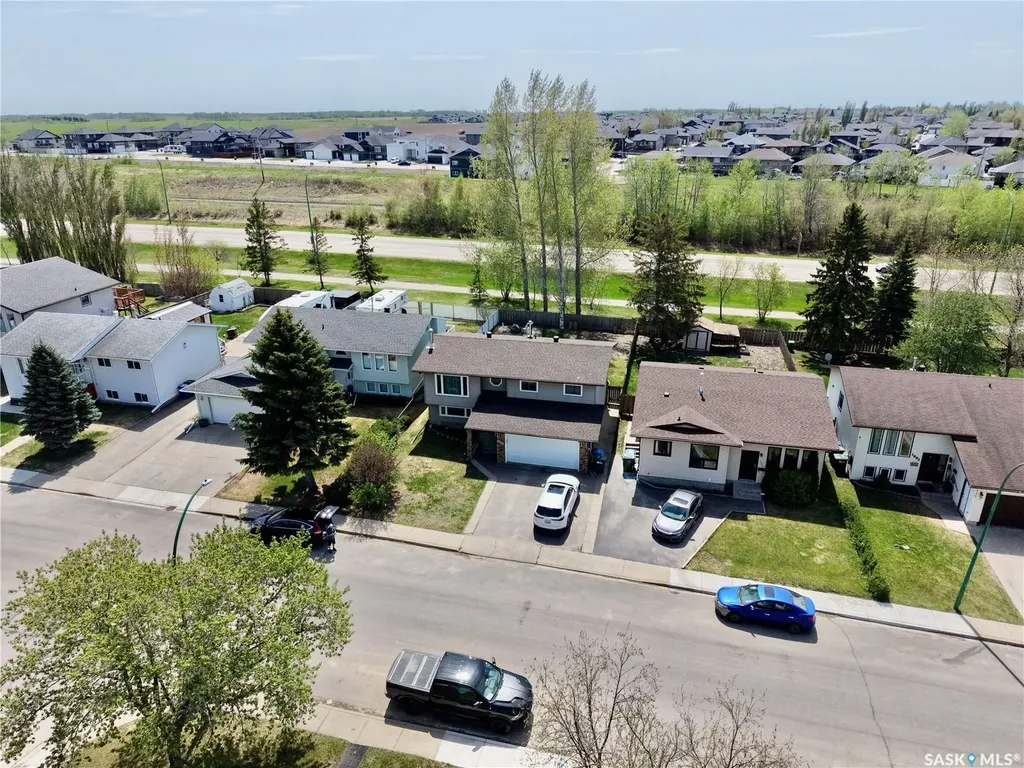 1699 Allbright Crescent Prince Albert SK S6V 7C3