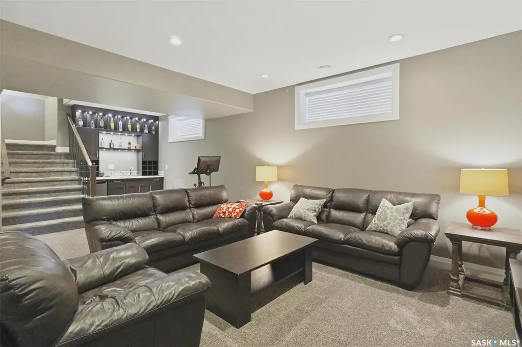 719 Salloum Crescent Saskatoon SK S7W 0N3