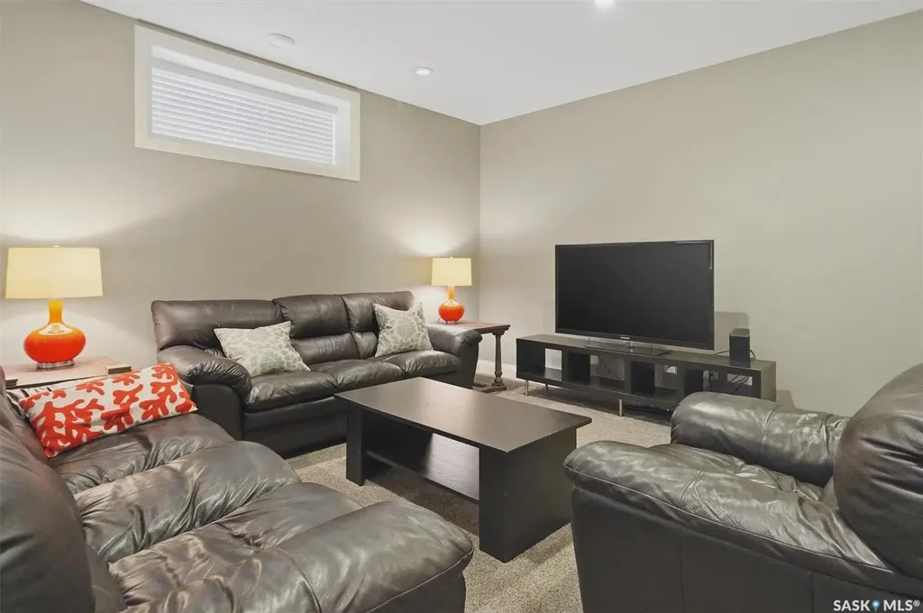 719 Salloum Crescent Saskatoon SK S7W 0N3