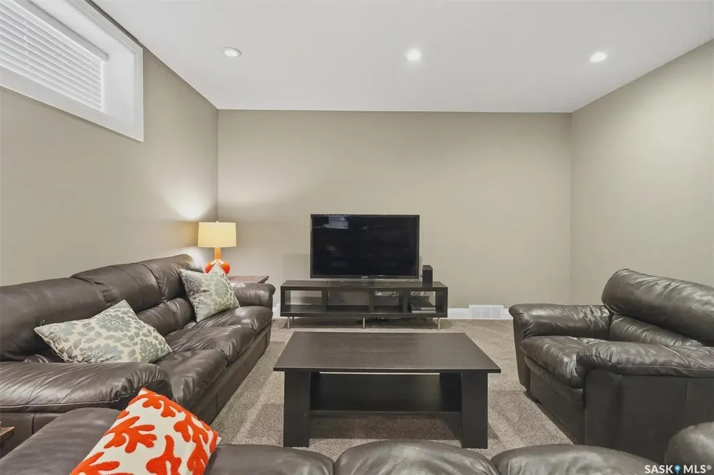 719 Salloum Crescent Saskatoon SK S7W 0N3