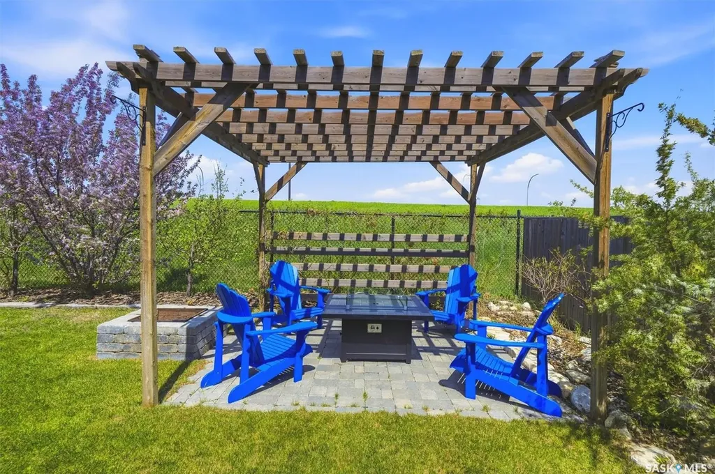 719 Salloum Crescent Saskatoon SK S7W 0N3