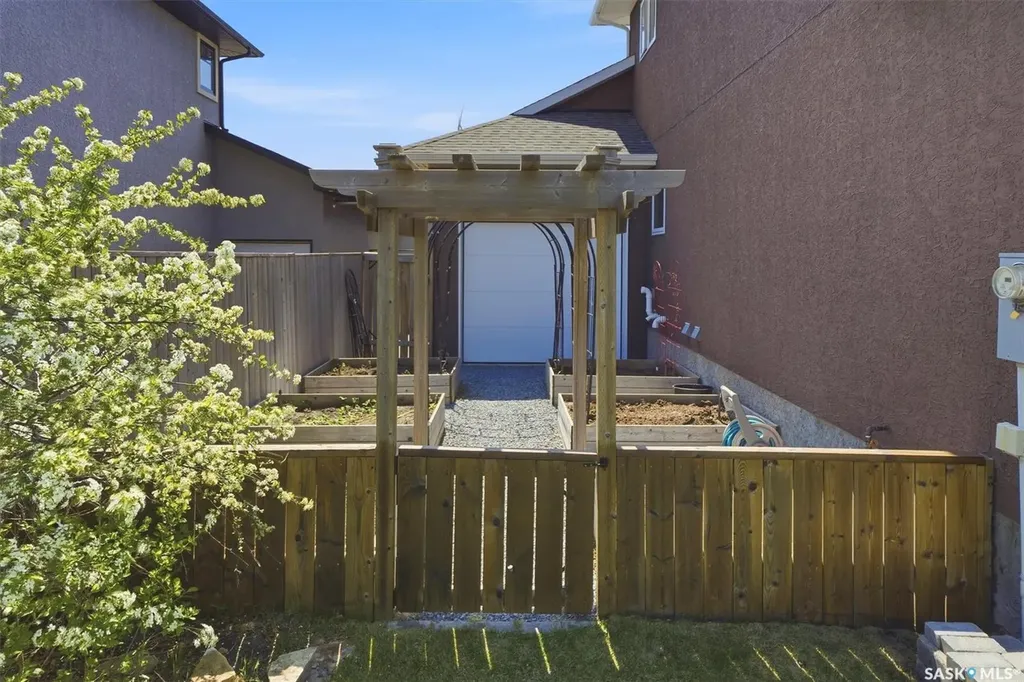 719 Salloum Crescent Saskatoon SK S7W 0N3
