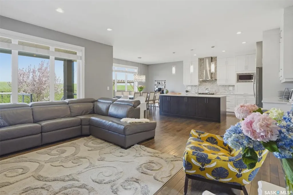 719 Salloum Crescent Saskatoon SK S7W 0N3