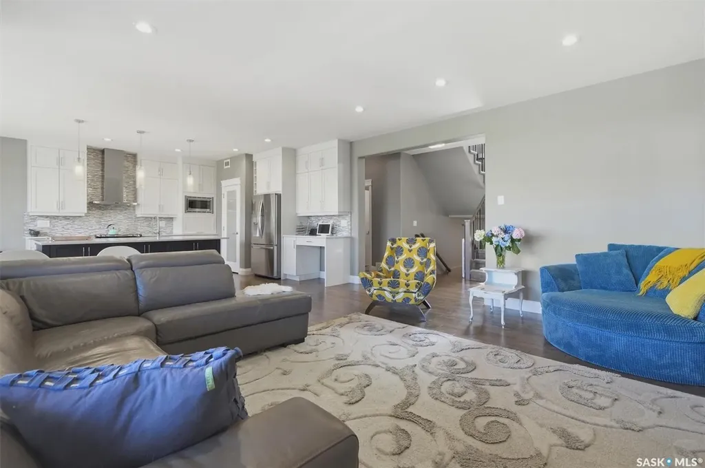 719 Salloum Crescent Saskatoon SK S7W 0N3