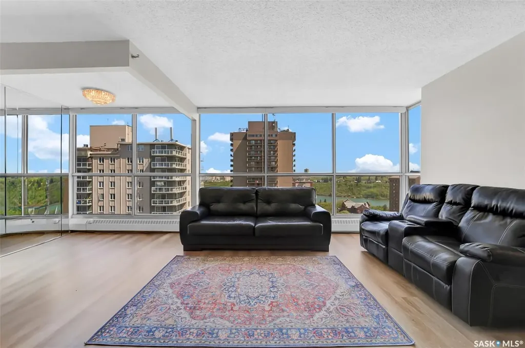 315 5th Avenue N Saskatoon SK S7K 5Z8
