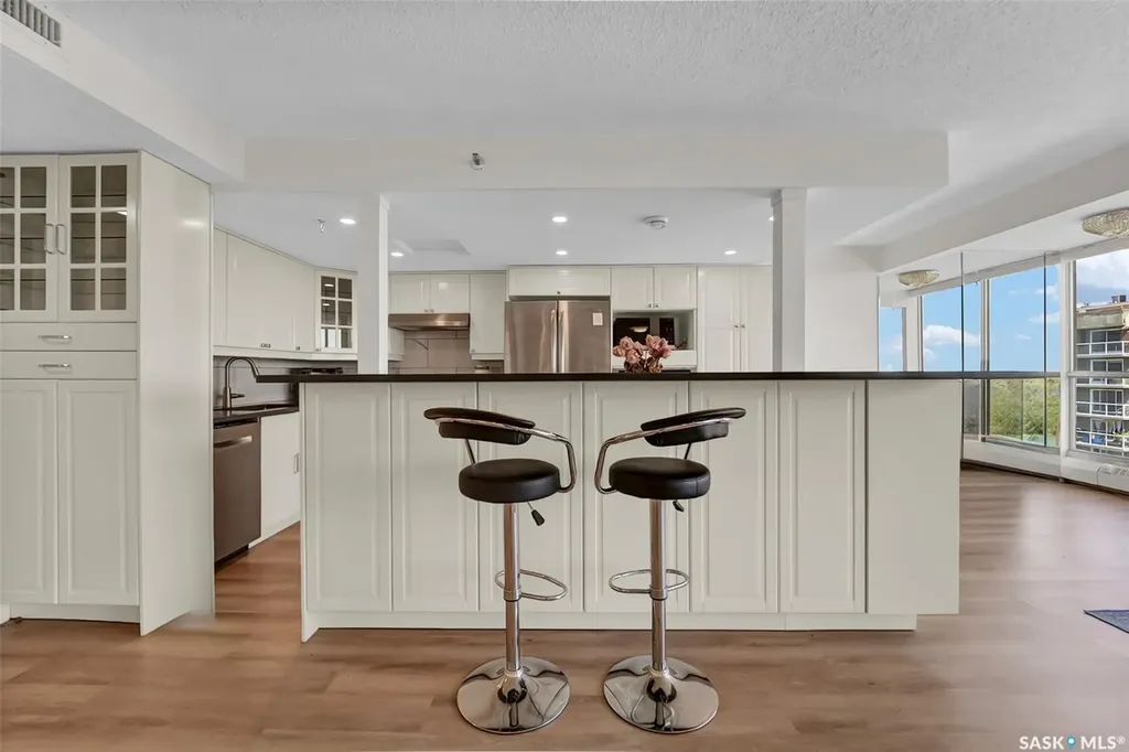 315 5th Avenue N Saskatoon SK S7K 5Z8