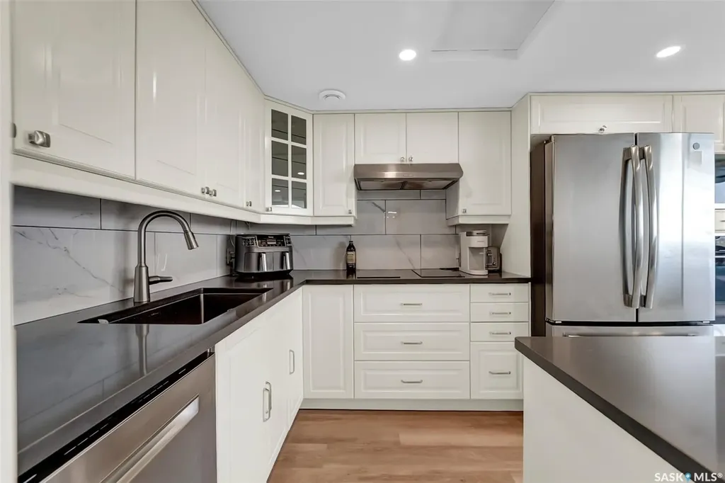 315 5th Avenue N Saskatoon SK S7K 5Z8
