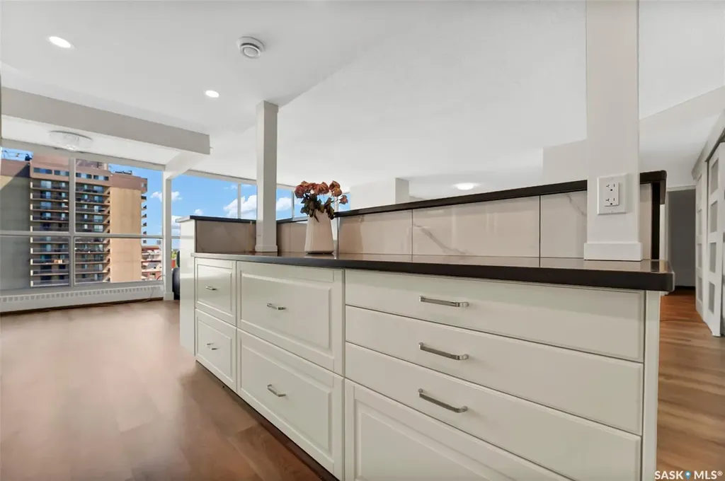 315 5th Avenue N Saskatoon SK S7K 5Z8